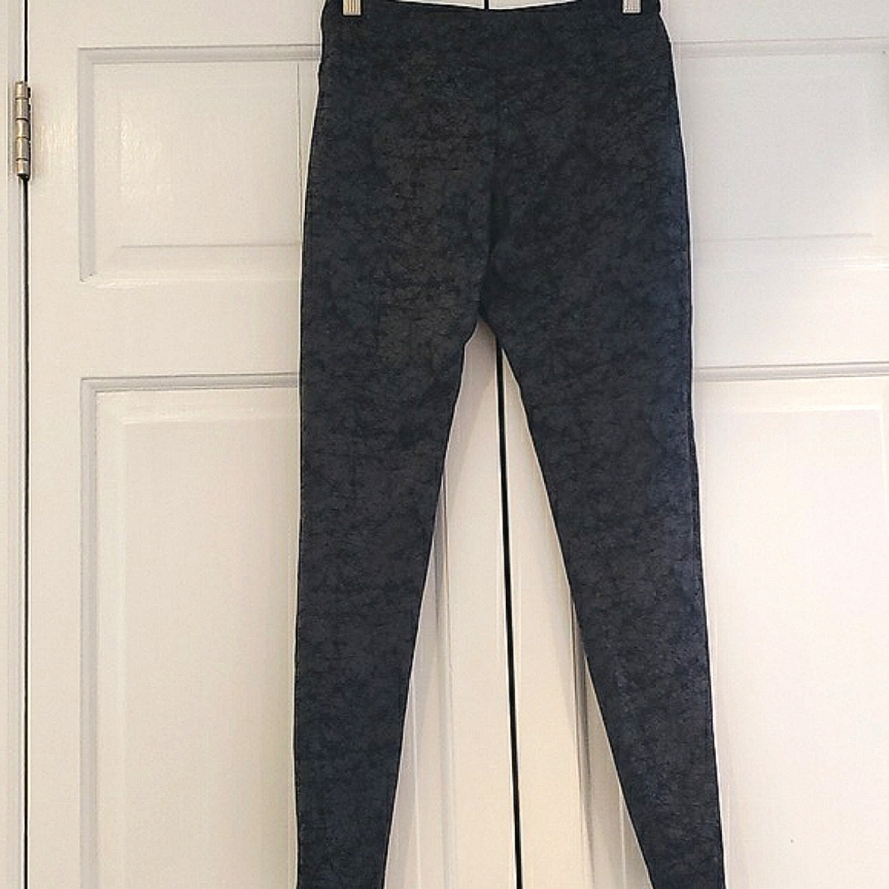 Legging by Insight - Picture 6 of 9